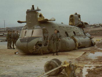 An unknown Chinook, probably in Vietnam - Anybody know the details and aircraft tailnumber?